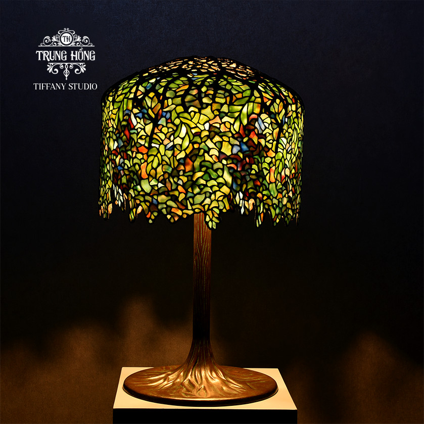 Tiffany Green Wisteria Table Lamp: Biểu Tượng Sự Tinh Tế và Sang Trọng