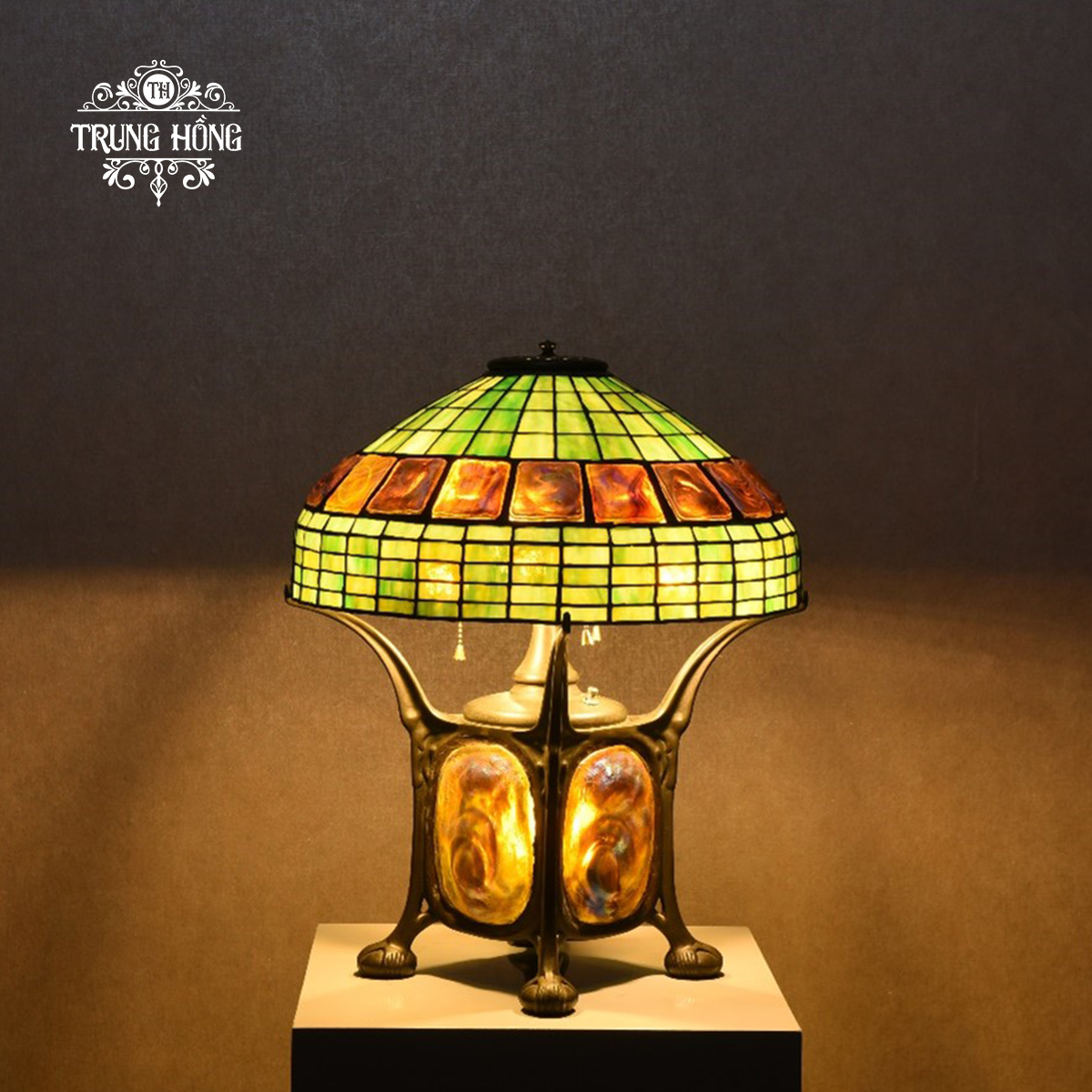 Tiffany Green Turtleback Border Table Lamp 16
