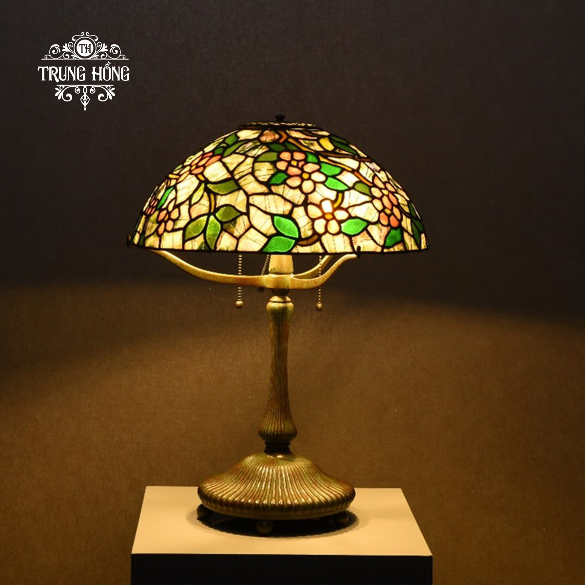 Tiffany Apple Blossom Table Lamp 16