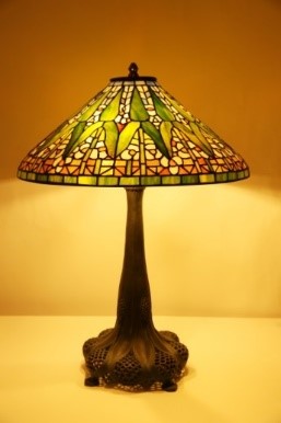 Tuyệt phẩm nữa của Tiffany Lamp – Hoa Cỏ Trúc (Bamboo Flowers) Nhật Bản, chế tác từ thập niên 80 thế kỷ XX tại Mỹ