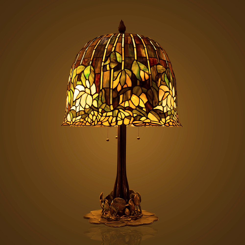 Đèn Tiffany Lamp hoa Sen tinh xảo, lộng lẫy, thế kỷ XX